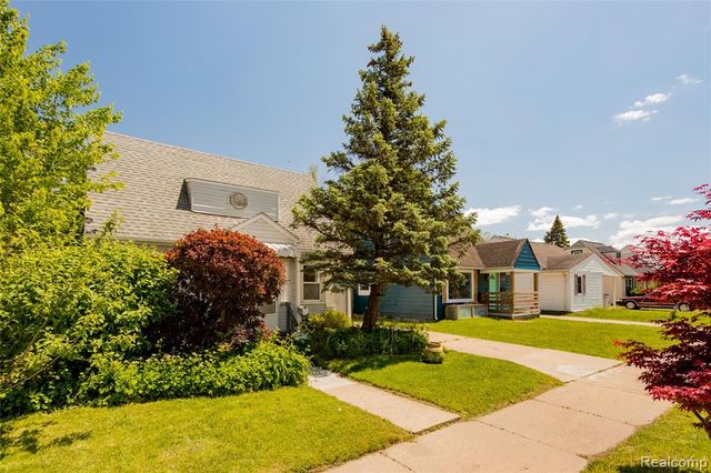 23122 Reynolds Avenue, Hazel Park, MI 48030