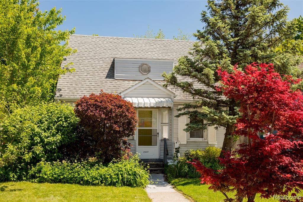 23122 Reynolds Avenue, Hazel Park, MI 48030