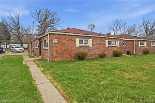15310 W Chicago, Detroit, MI 48228