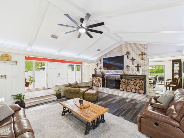 1310 Golden Bear Lane, Kingwood, TX 77339