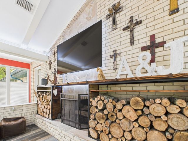 1310 Golden Bear Lane, Kingwood, TX 77339