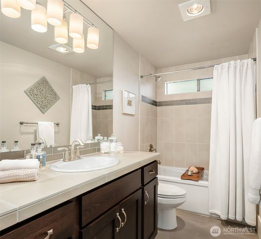 1617 216th Avenue NE, Sammamish, WA 98074