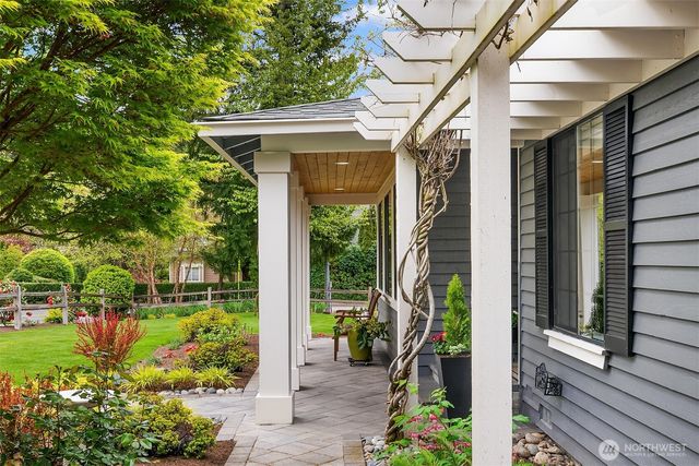 1617 216th Avenue NE, Sammamish, WA 98074