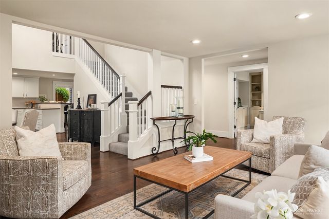 1617 216th Avenue NE, Sammamish, WA 98074