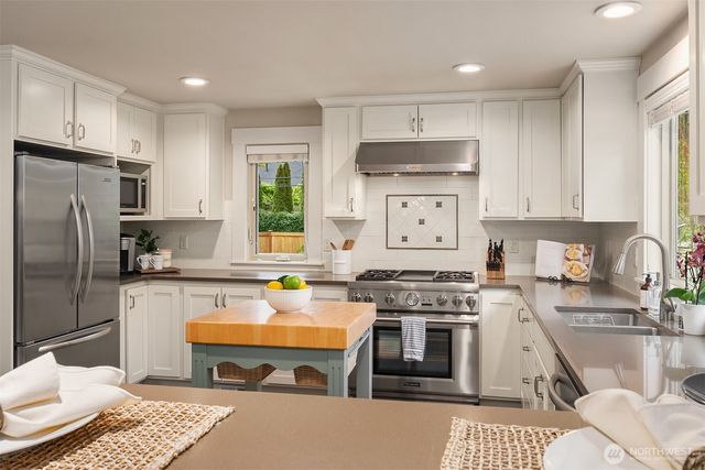 1617 216th Avenue NE, Sammamish, WA 98074