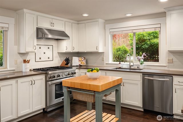 1617 216th Avenue NE, Sammamish, WA 98074