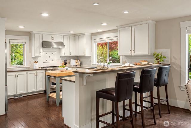 1617 216th Avenue NE, Sammamish, WA 98074