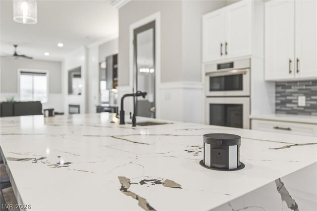 2120 Iroquois Avenue, Pahrump, NV 89048