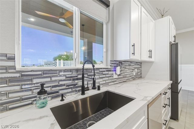 2120 Iroquois Avenue, Pahrump, NV 89048