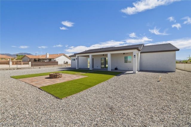 2120 Iroquois Avenue, Pahrump, NV 89048