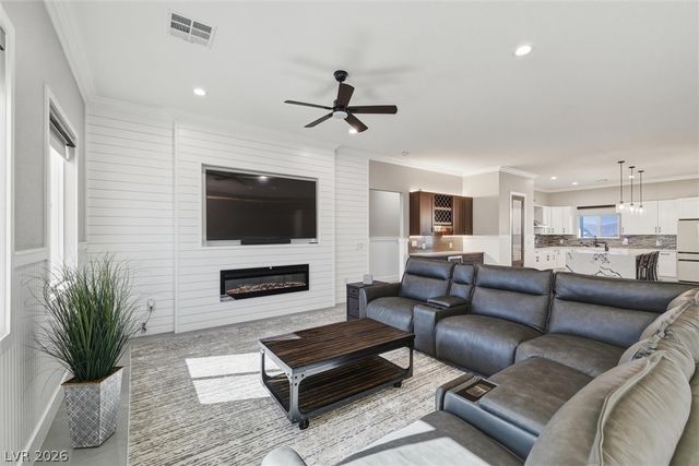 2120 Iroquois Avenue, Pahrump, NV 89048