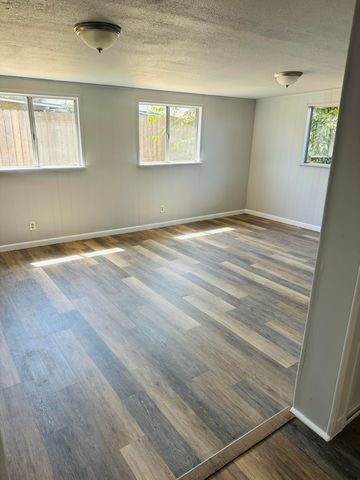 210 Plum Drive, Exeter, CA 93221