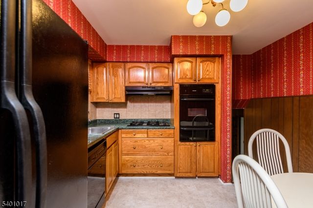 4 Herbert Pl, West Caldwell Twp., NJ 07006