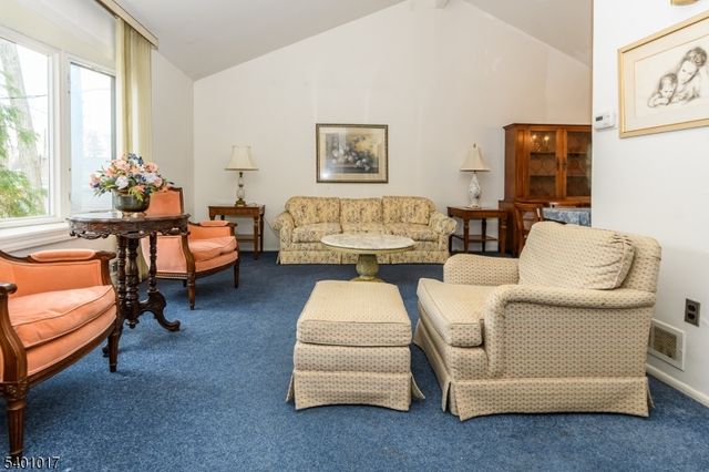 4 Herbert Pl, West Caldwell Twp., NJ 07006