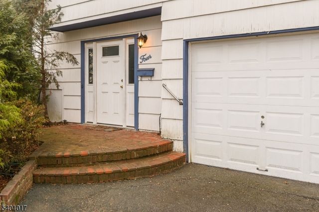 4 Herbert Pl, West Caldwell Twp., NJ 07006
