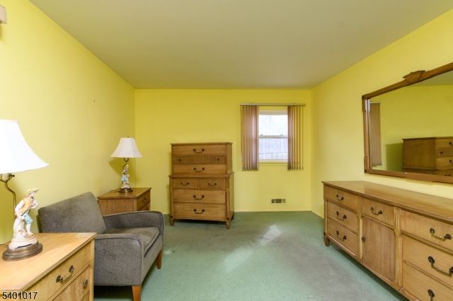 4 Herbert Pl, West Caldwell Twp., NJ 07006