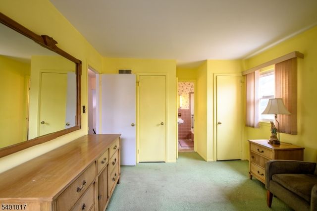 4 Herbert Pl, West Caldwell Twp., NJ 07006