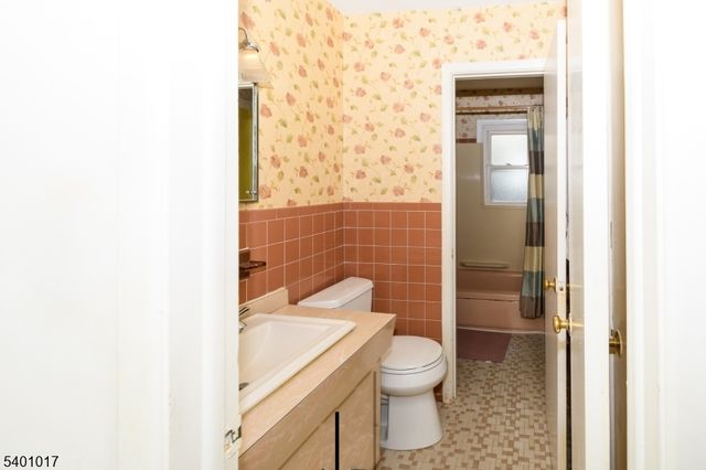 4 Herbert Pl, West Caldwell Twp., NJ 07006