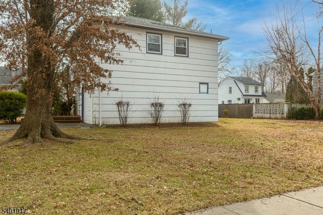 4 Herbert Pl, West Caldwell Twp., NJ 07006