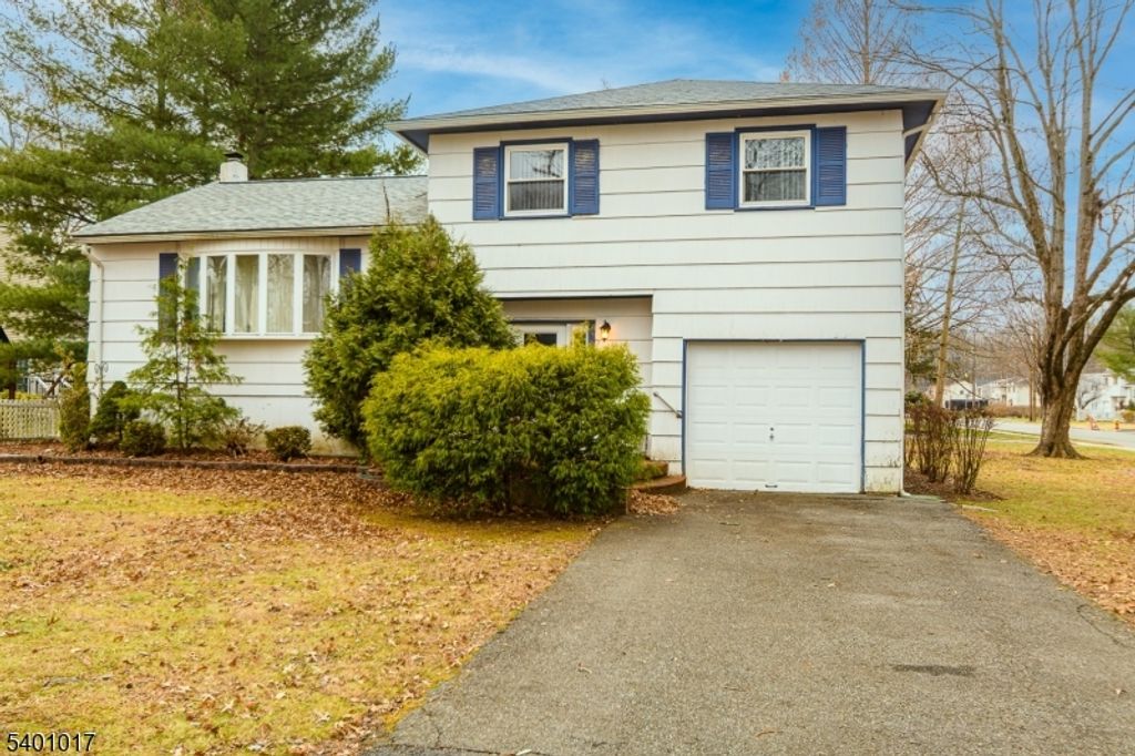 4 Herbert Pl, West Caldwell Twp., NJ 07006