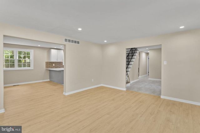118 SQUIRREL TREE LN, Mount Laurel, NJ 08054