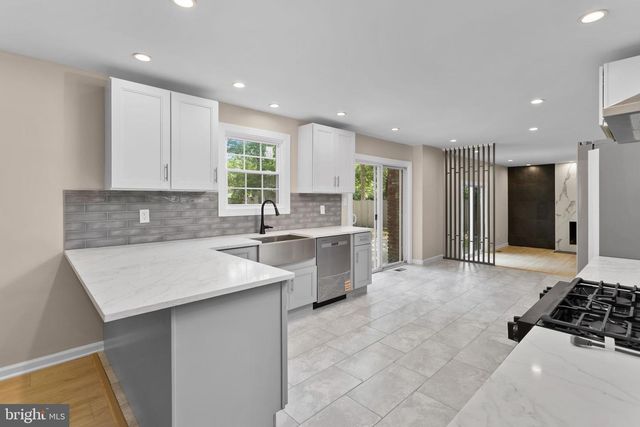 118 SQUIRREL TREE LN, Mount Laurel, NJ 08054