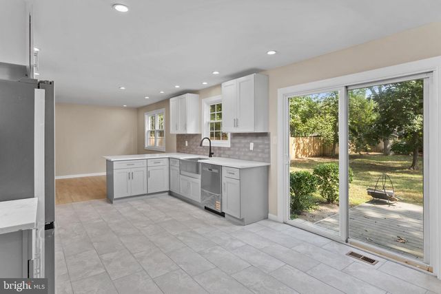 118 SQUIRREL TREE LN, Mount Laurel, NJ 08054