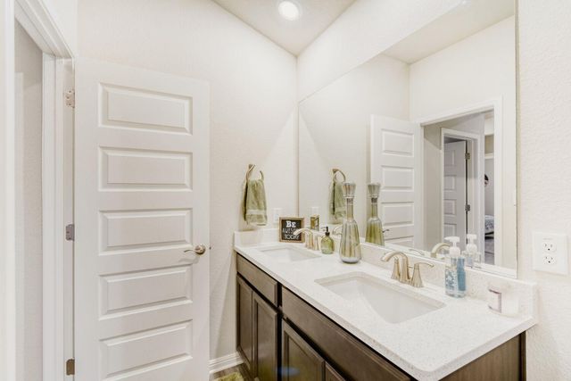 1005 Main ST, Hutto, TX 78634