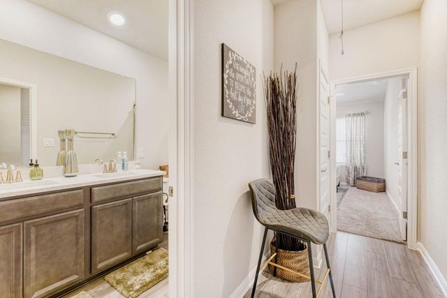 1005 Main ST, Hutto, TX 78634