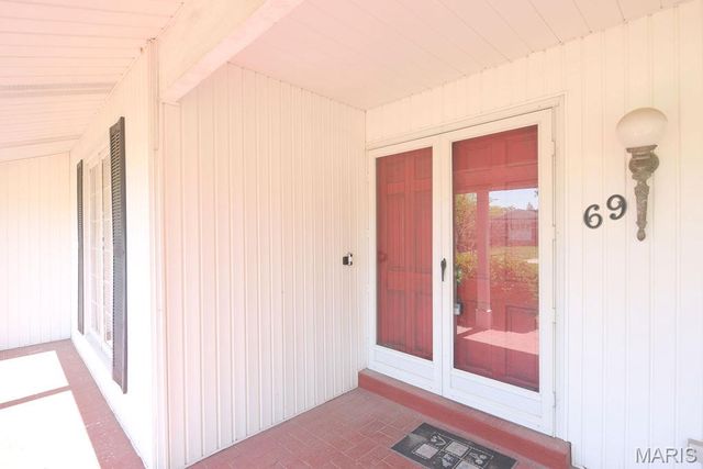69 Club Grounds North Drive, Florissant, MO 63033