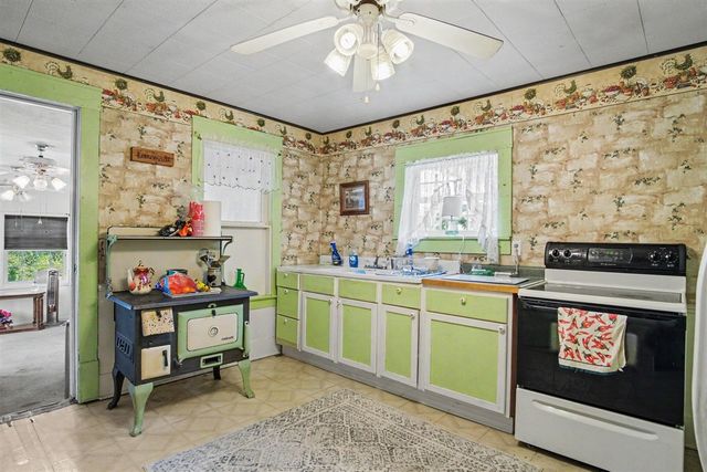 5715 Potters Road, Saranac, MI 48881