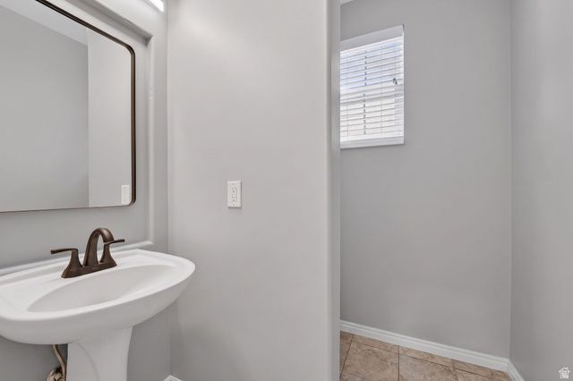 228 BIRMINGHAM LN, North Salt Lake, UT 84054
