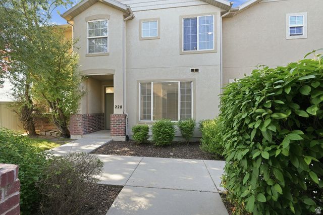 228 BIRMINGHAM LN, North Salt Lake, UT 84054