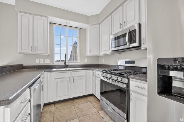 228 BIRMINGHAM LN, North Salt Lake, UT 84054