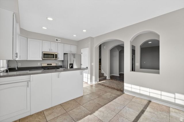 228 BIRMINGHAM LN, North Salt Lake, UT 84054