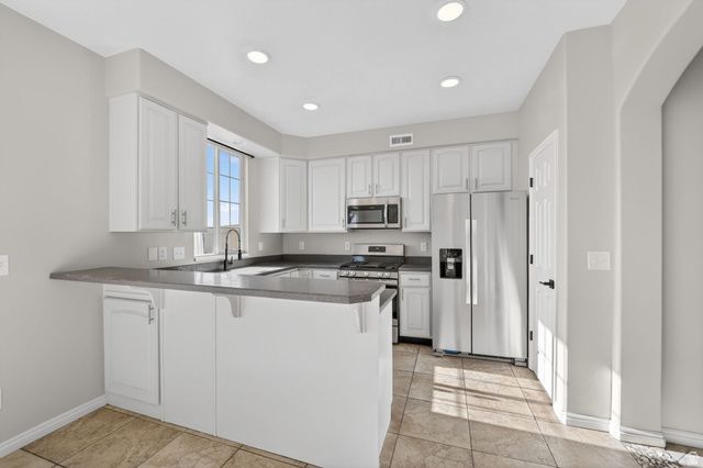 228 BIRMINGHAM LN, North Salt Lake, UT 84054
