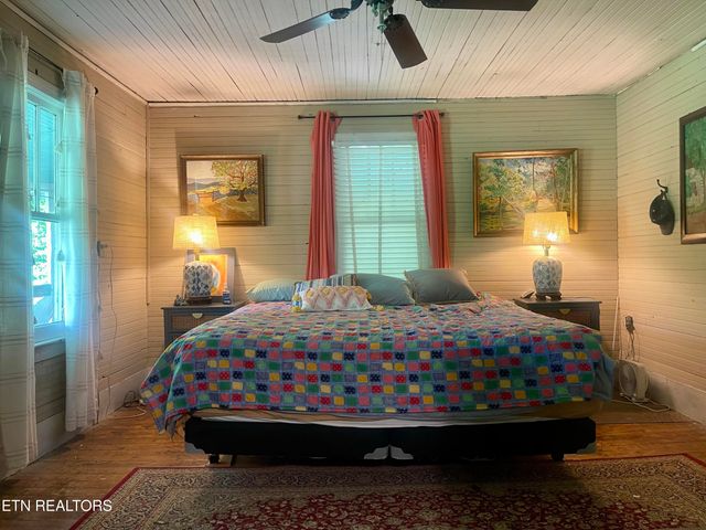 370 Gulley River Rd, Harrogate, TN 37752