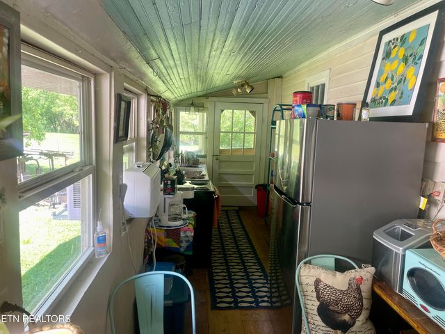 370 Gulley River Rd, Harrogate, TN 37752