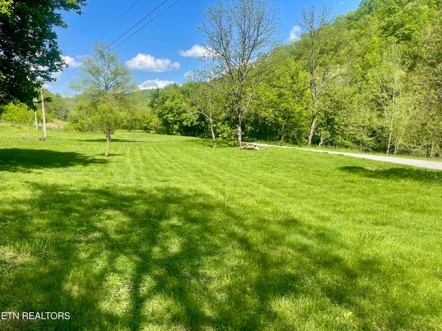 370 Gulley River Rd, Harrogate, TN 37752
