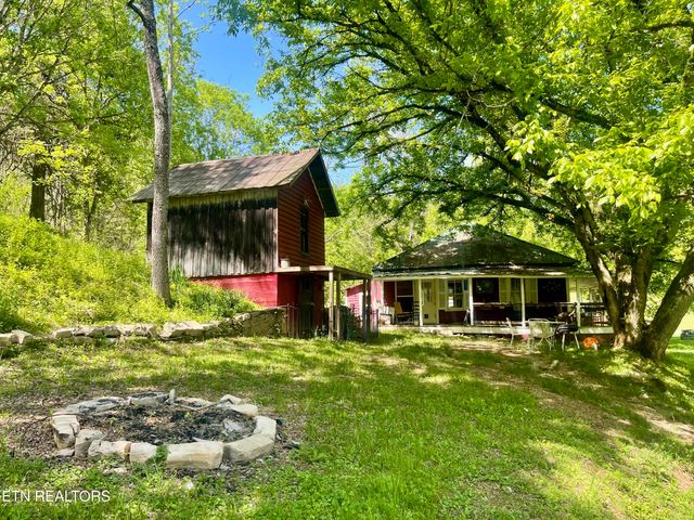 370 Gulley River Rd, Harrogate, TN 37752