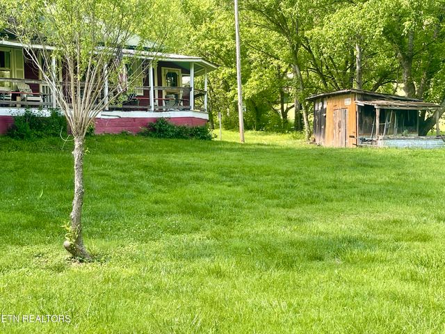 370 Gulley River Rd, Harrogate, TN 37752