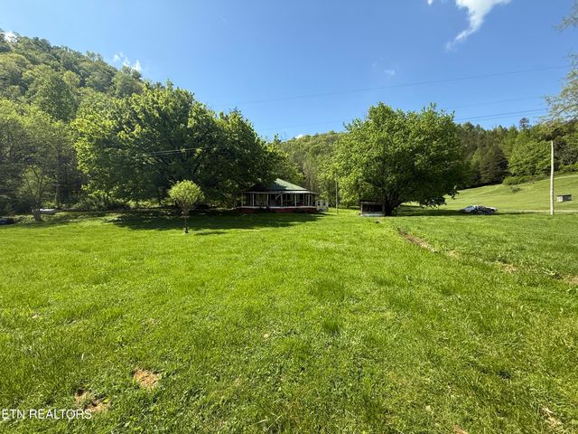 370 Gulley River Rd, Harrogate, TN 37752
