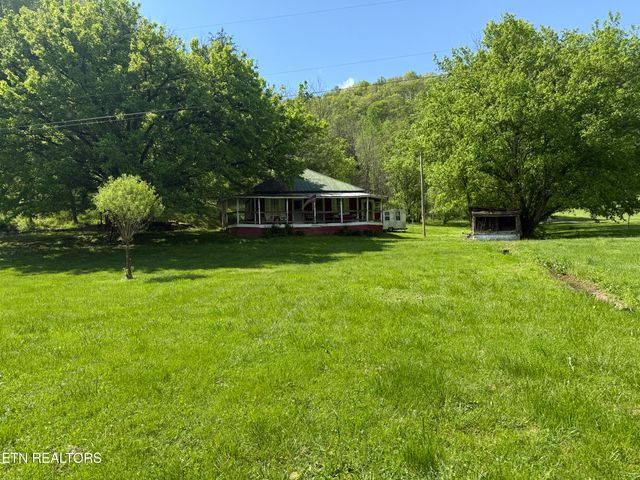 370 Gulley River Rd, Harrogate, TN 37752