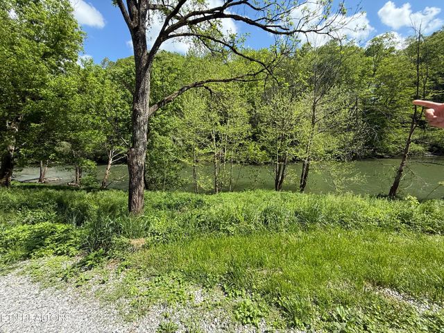 370 Gulley River Rd, Harrogate, TN 37752