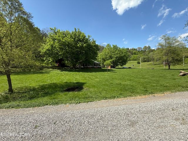 370 Gulley River Rd, Harrogate, TN 37752