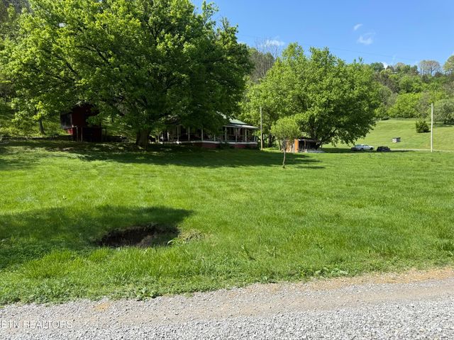 370 Gulley River Rd, Harrogate, TN 37752