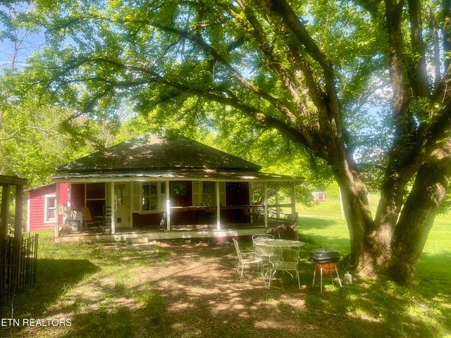 370 Gulley River Rd, Harrogate, TN 37752