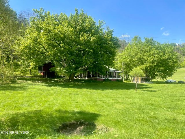 370 Gulley River Rd, Harrogate, TN 37752