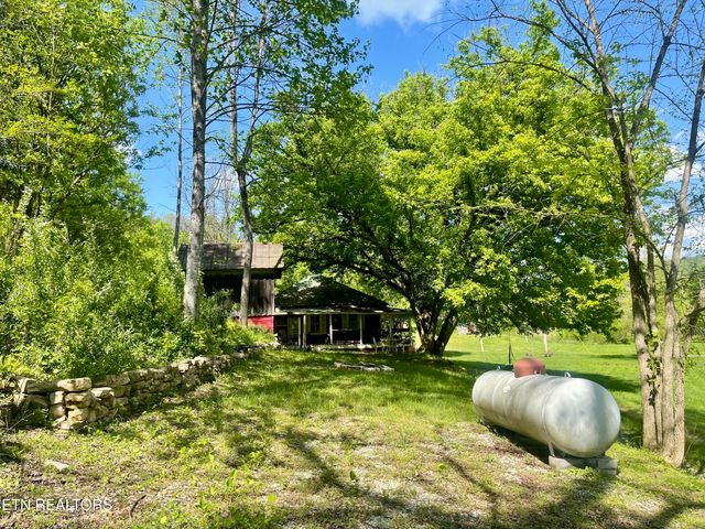 370 Gulley River Rd, Harrogate, TN 37752