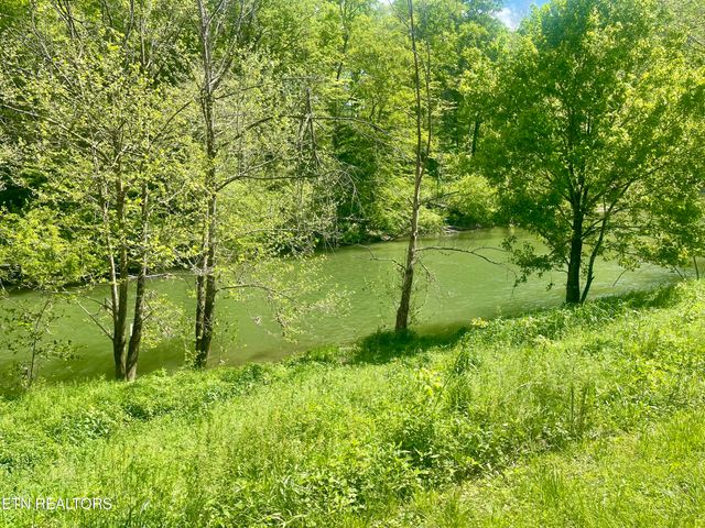 370 Gulley River Rd, Harrogate, TN 37752